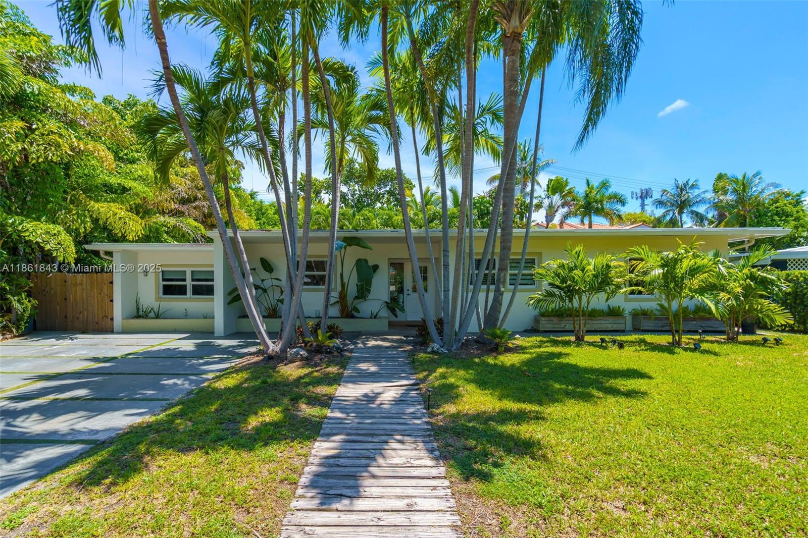 653 Glenridge Rd Key Biscayne, FL 33149