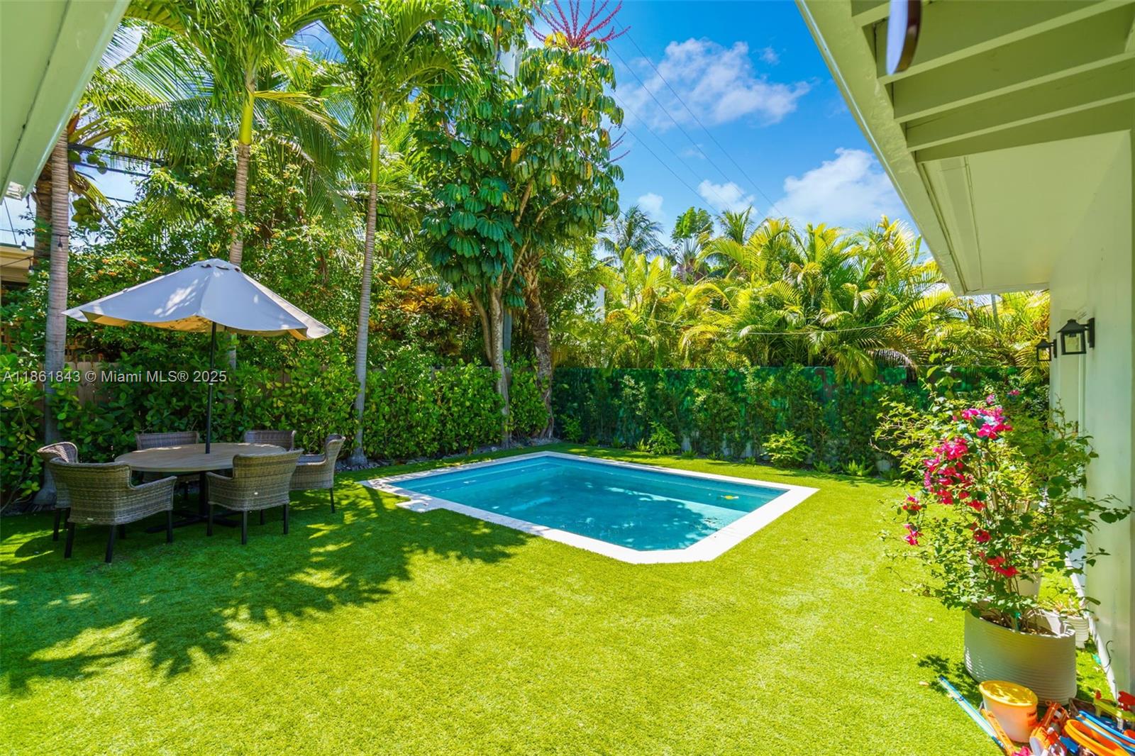 653 Glenridge Rd Key Biscayne, FL 33149