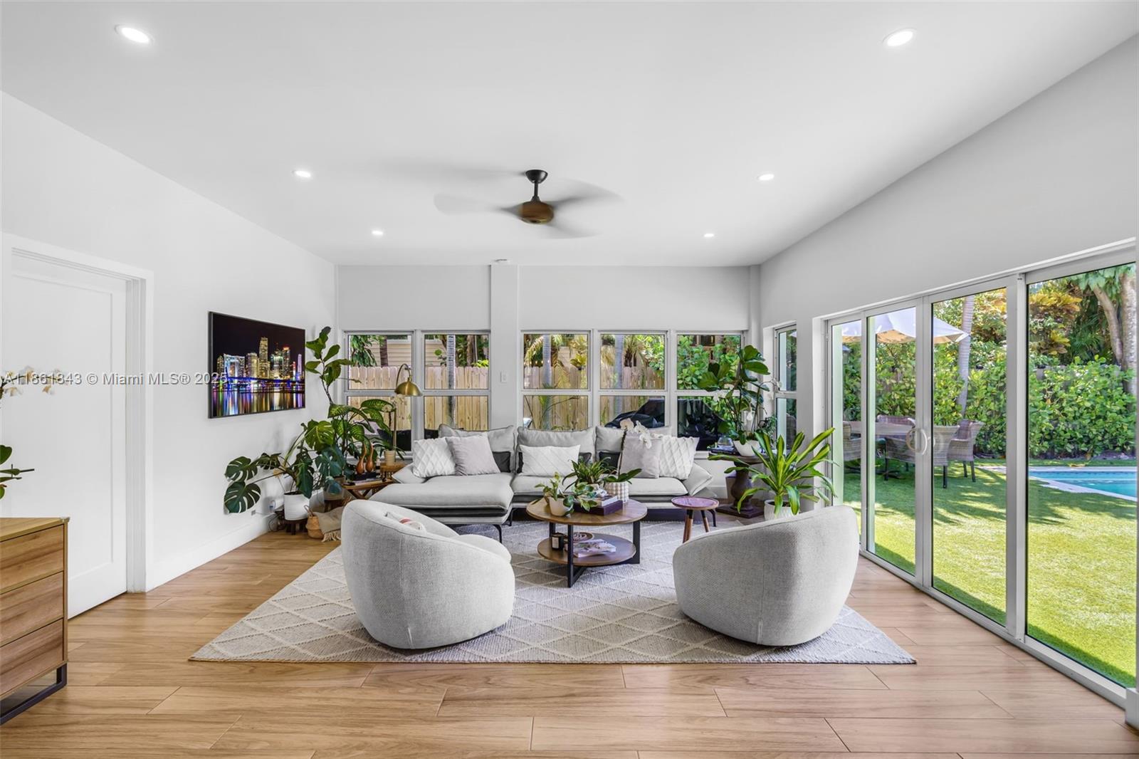 653 Glenridge Rd Key Biscayne, FL 33149