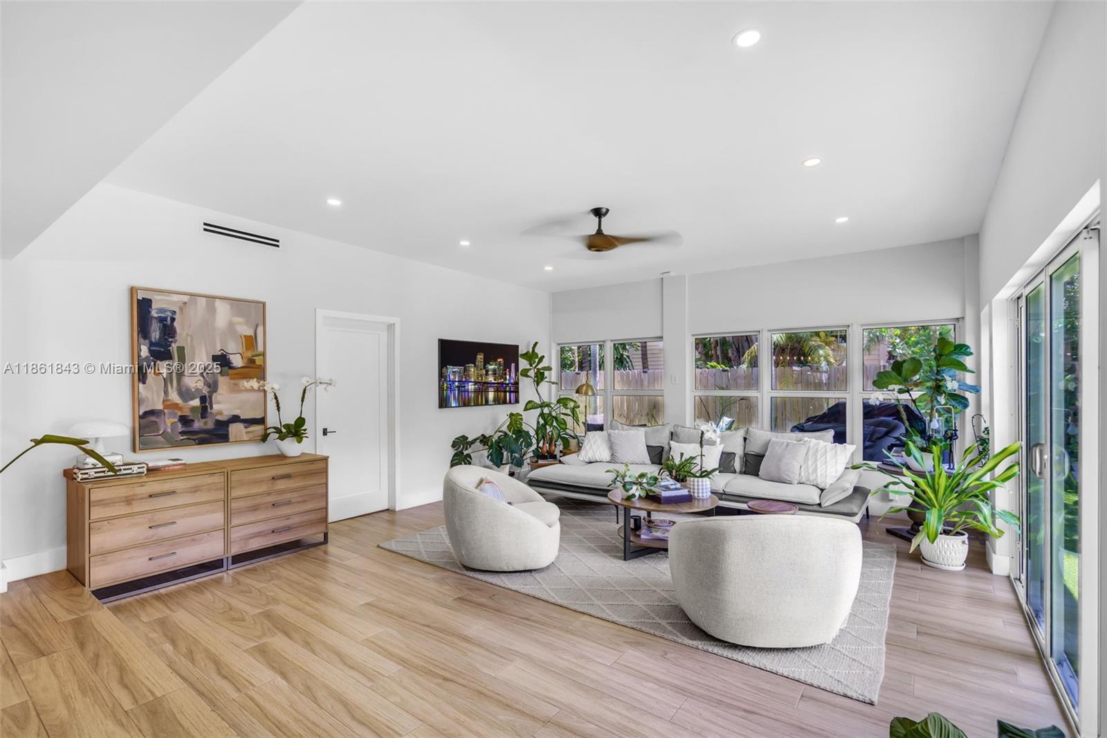 653 Glenridge Rd Key Biscayne, FL 33149