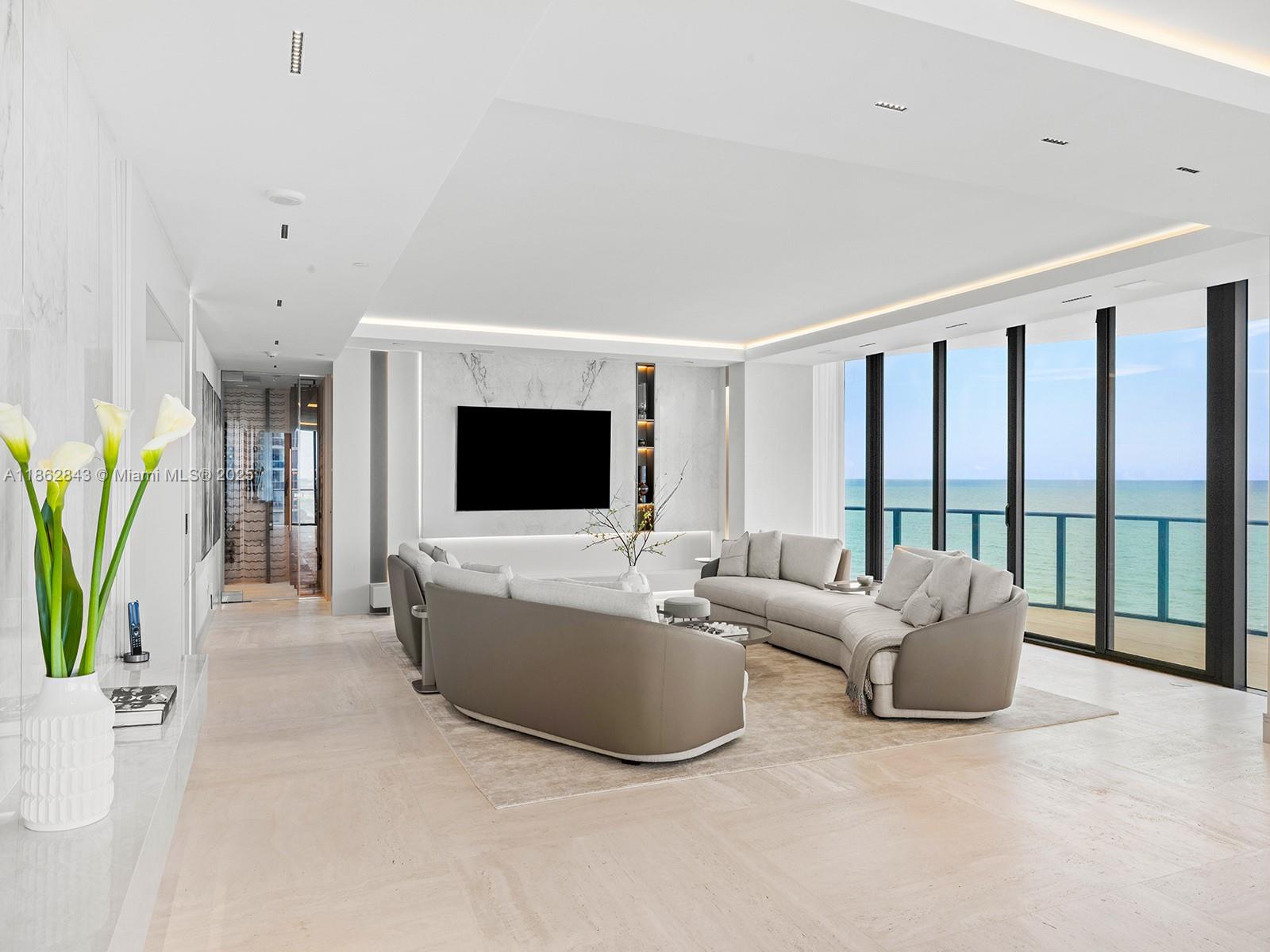 image Regalia Condo1