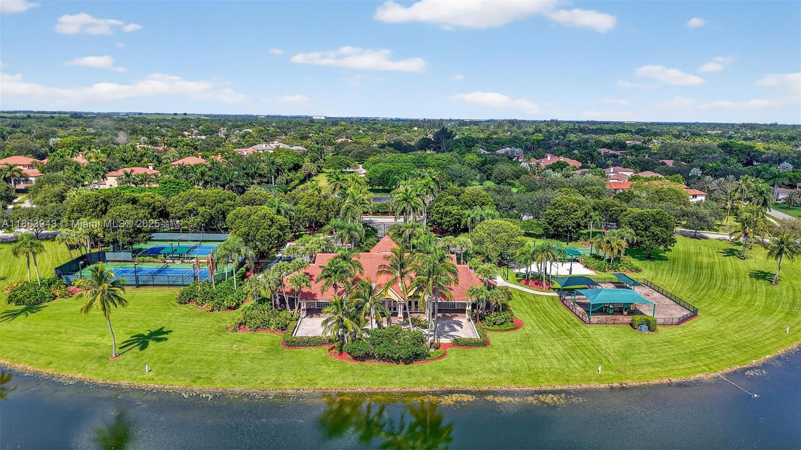 12462 Brookwood Ct Davie, FL 33330 12462 Brookwood Ct Davie, FL 33330