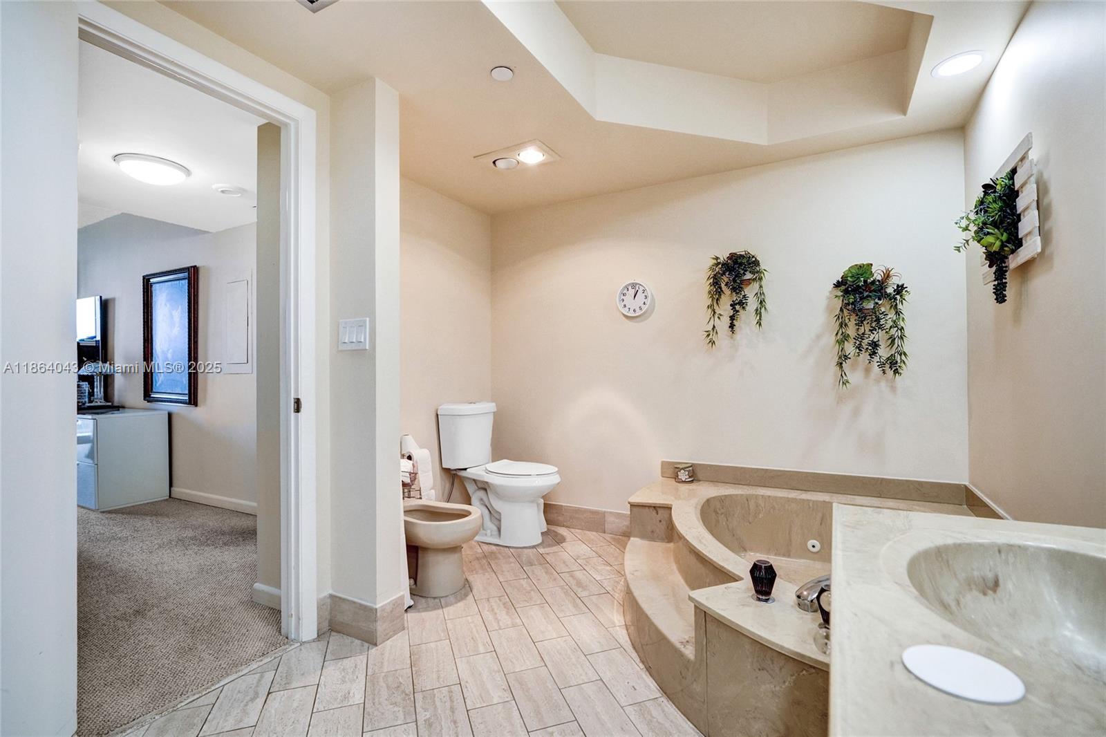 image Hamptons West Condominum20