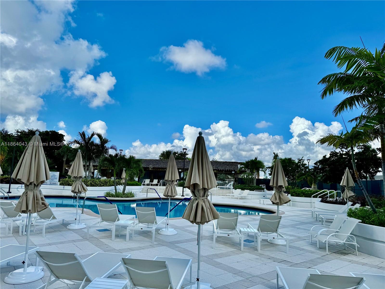 image Hamptons West Condominum27