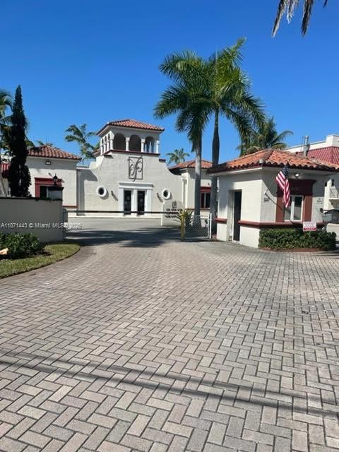 6705 N Kendall Dr #305 Pinecrest, FL 33156