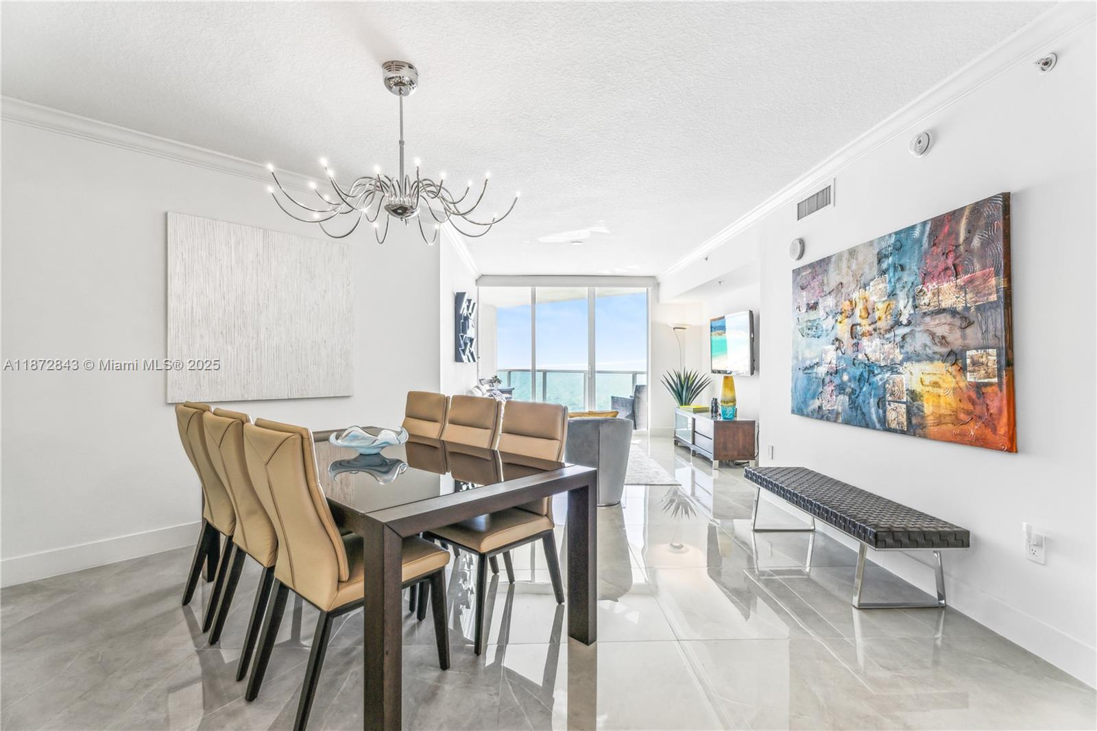 image La Perla Condo2