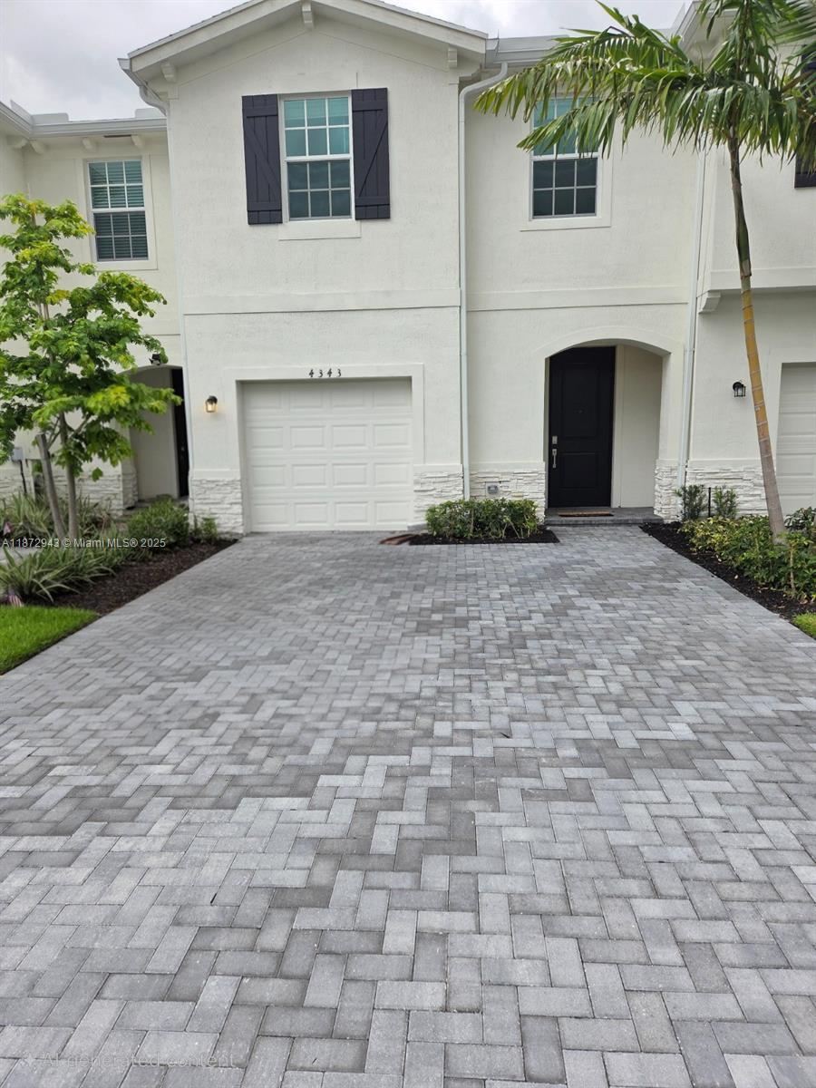 4343 Hammock Grv Dr
