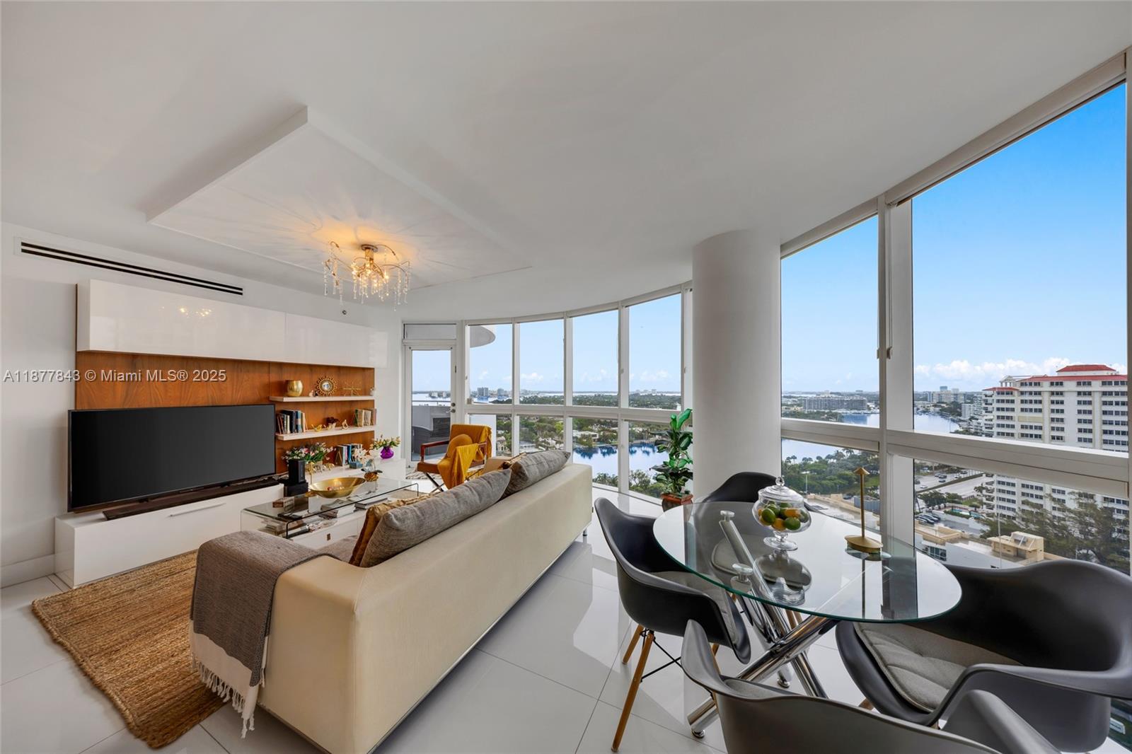 image La Gorce Palace Condo2