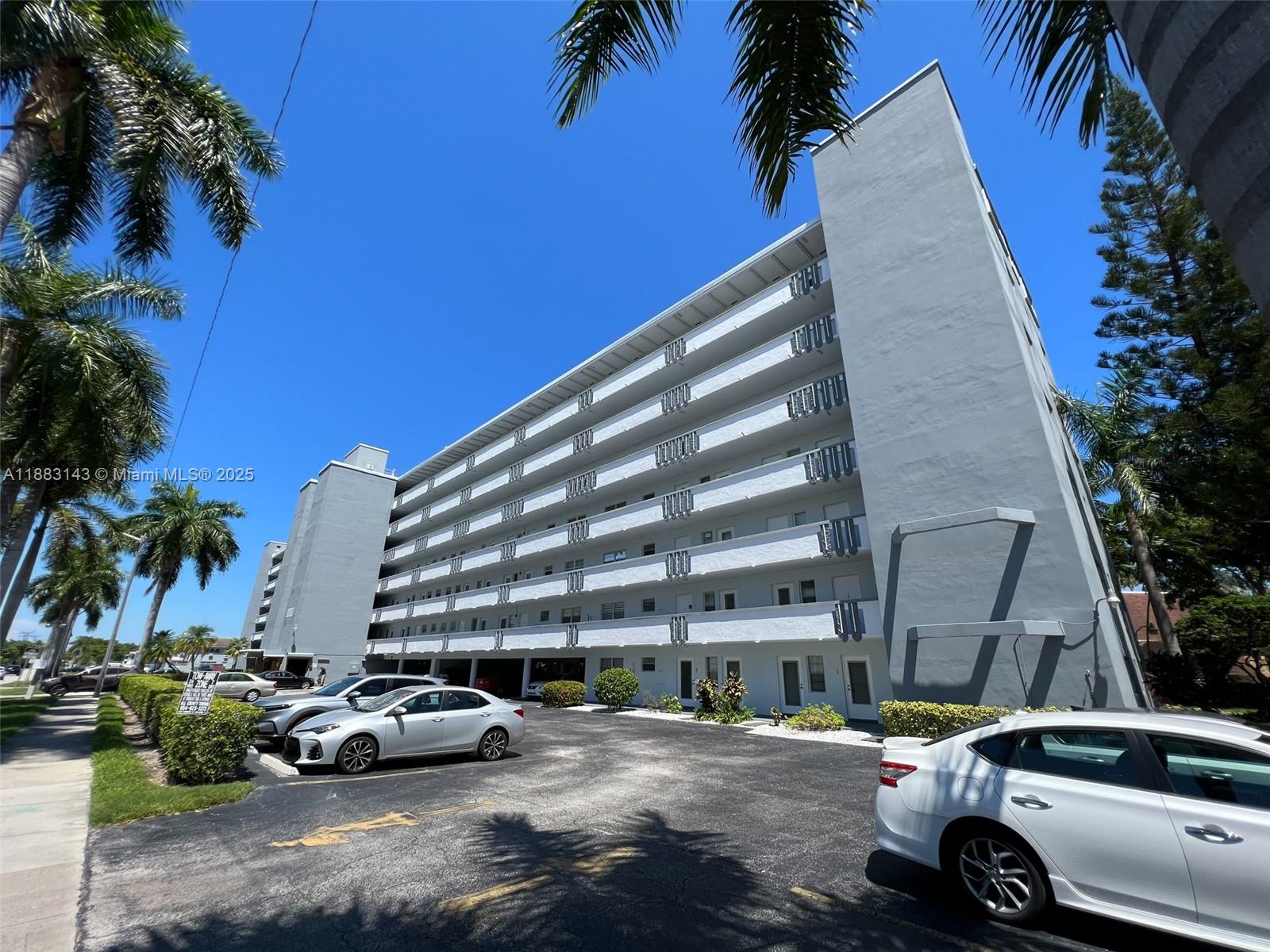 1000 NE 14th Ave #207