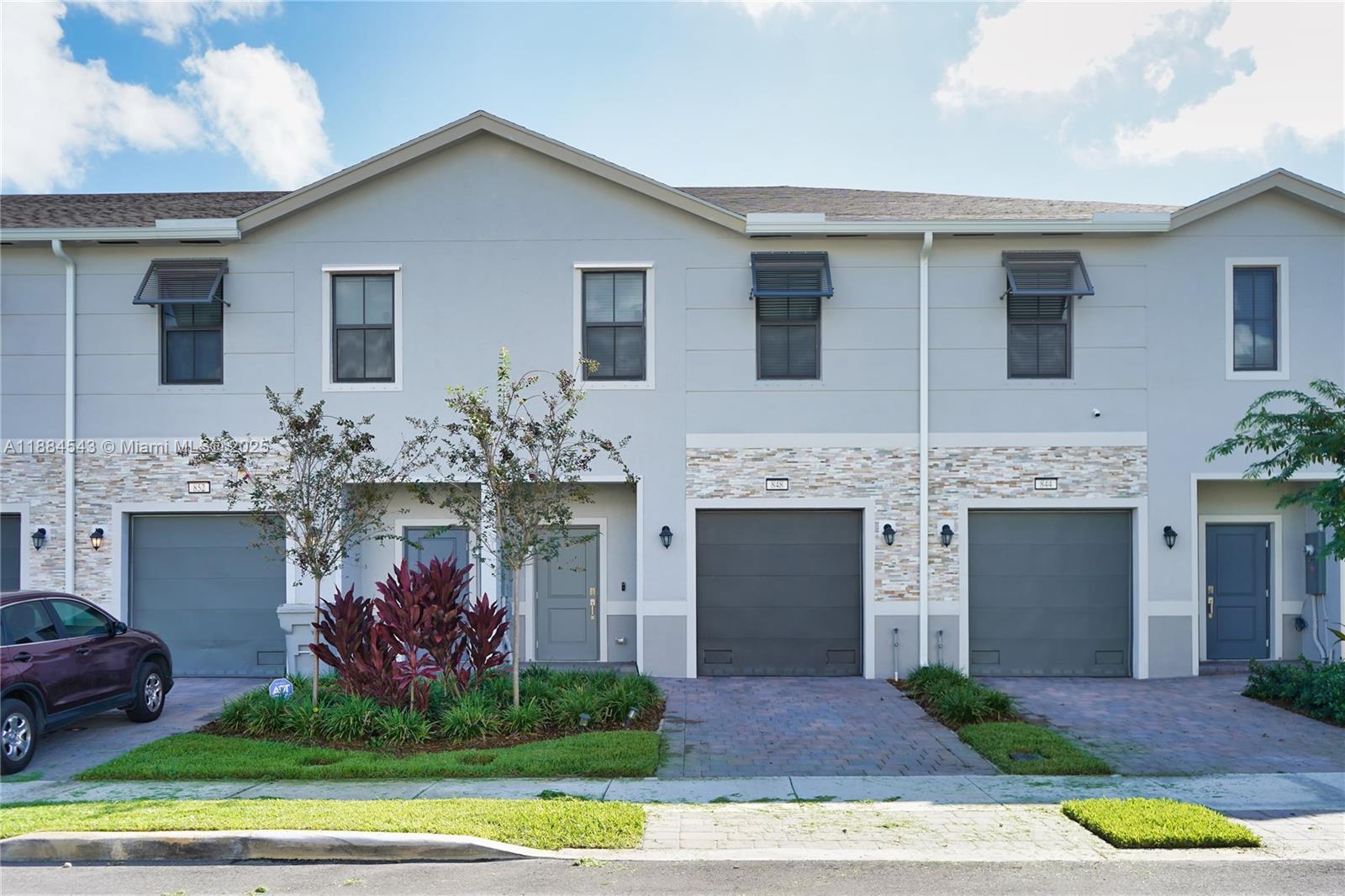 848 NW 3rd Way