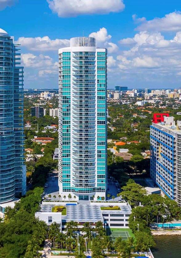 2101 Brickell Ave #905