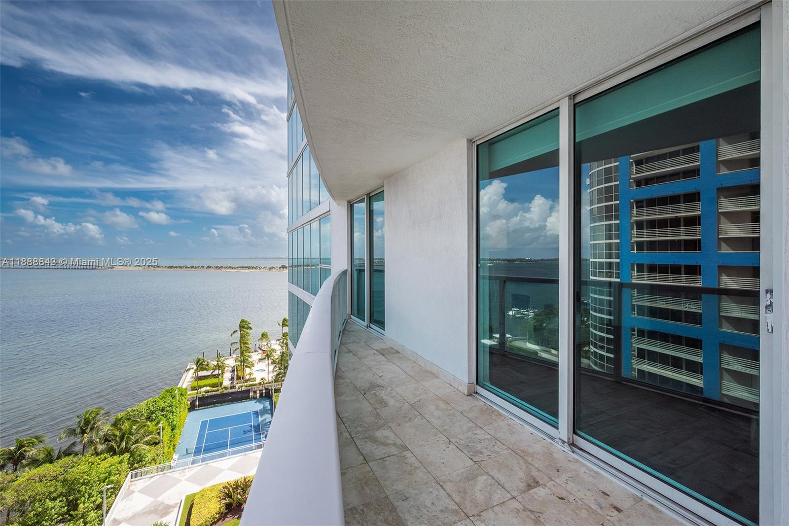 image Skyline Condo7