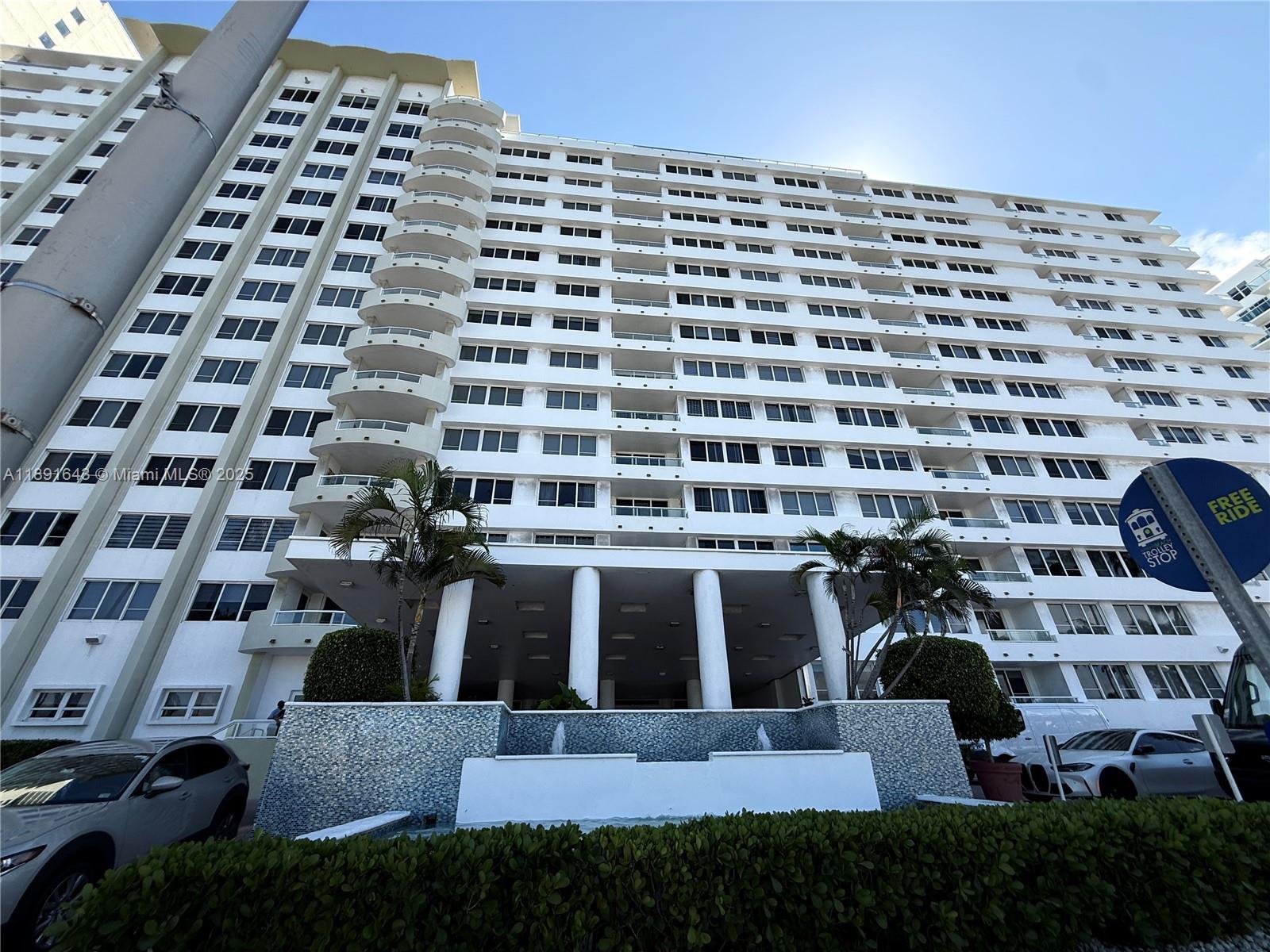 5005 Collins Ave #823