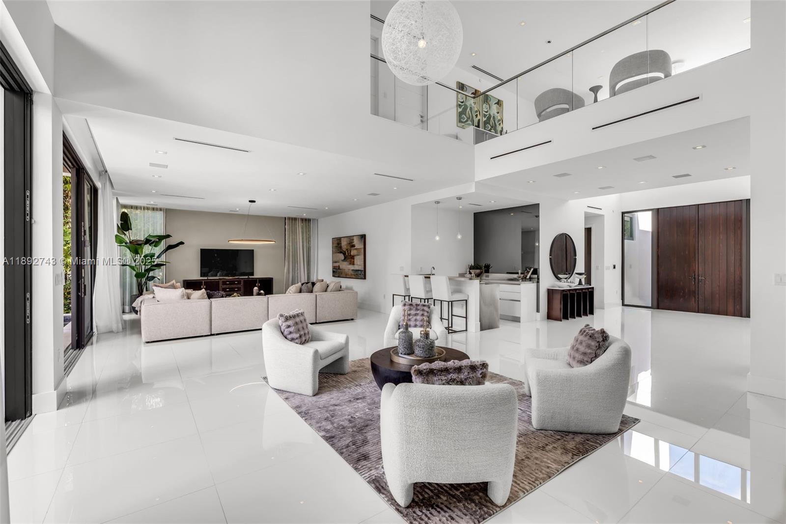 124 Park Dr Bal Harbour, FL 33154