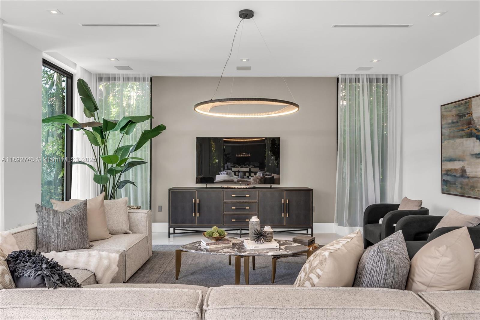 124 Park Dr Bal Harbour, FL 33154