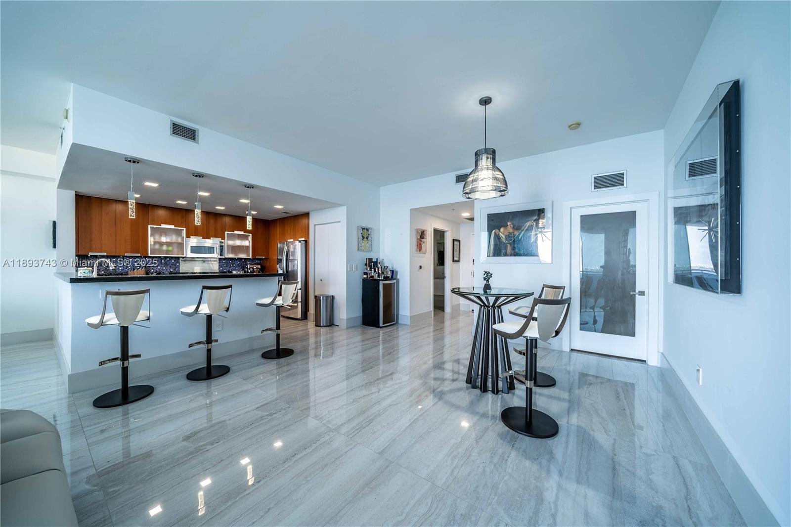 7901 Hispanola Ave #1901 North Bay Village, FL 33141