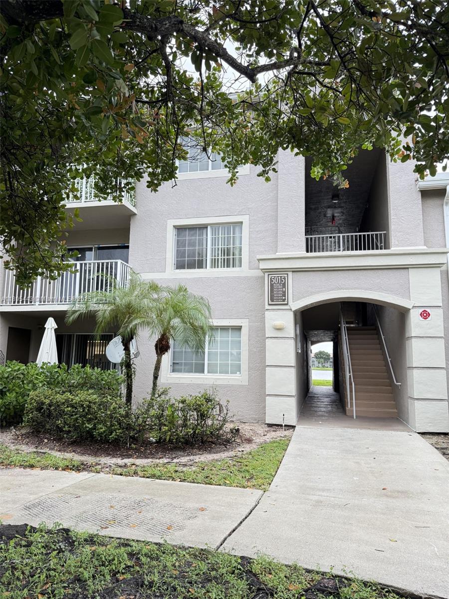 5015 Wiles Rd #205 Coconut Creek, FL 33073