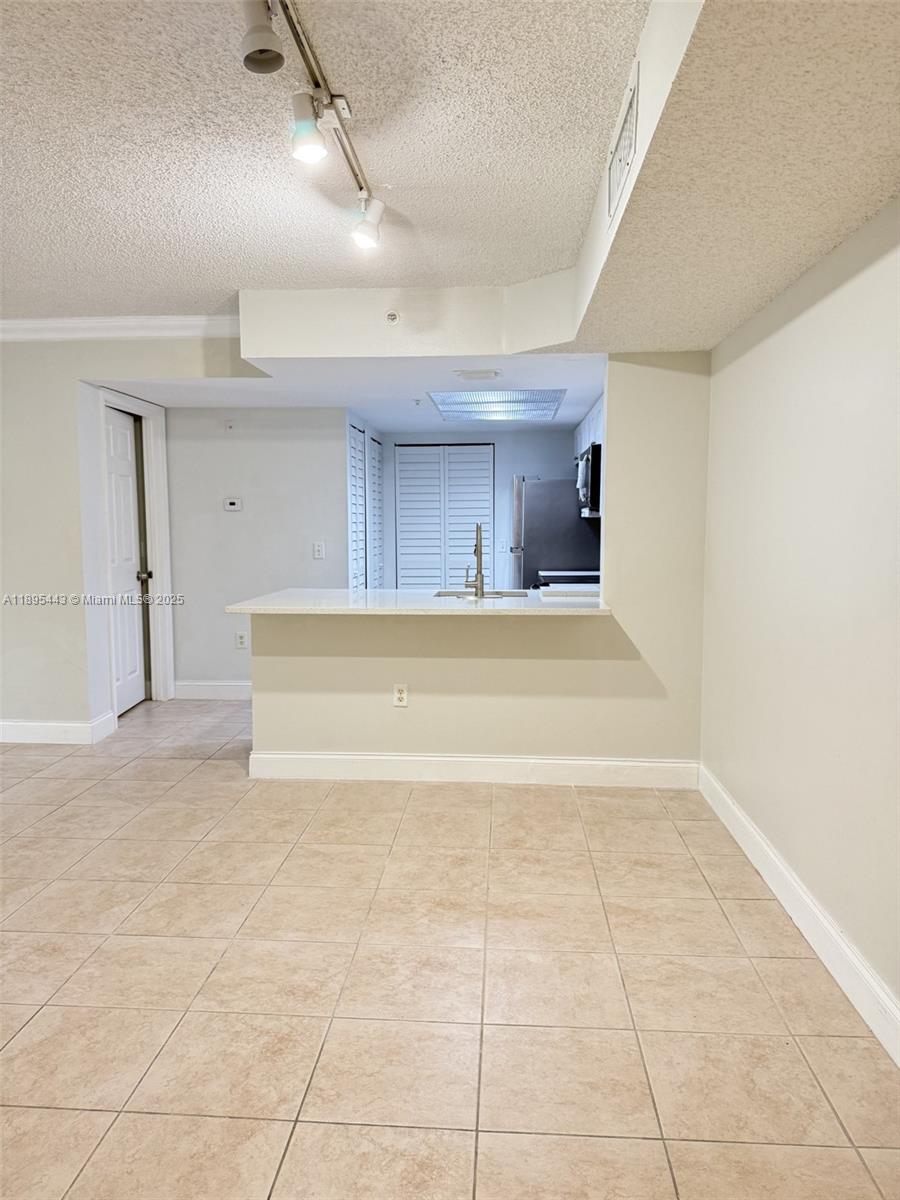 5015 Wiles Rd #205 Coconut Creek, FL 33073