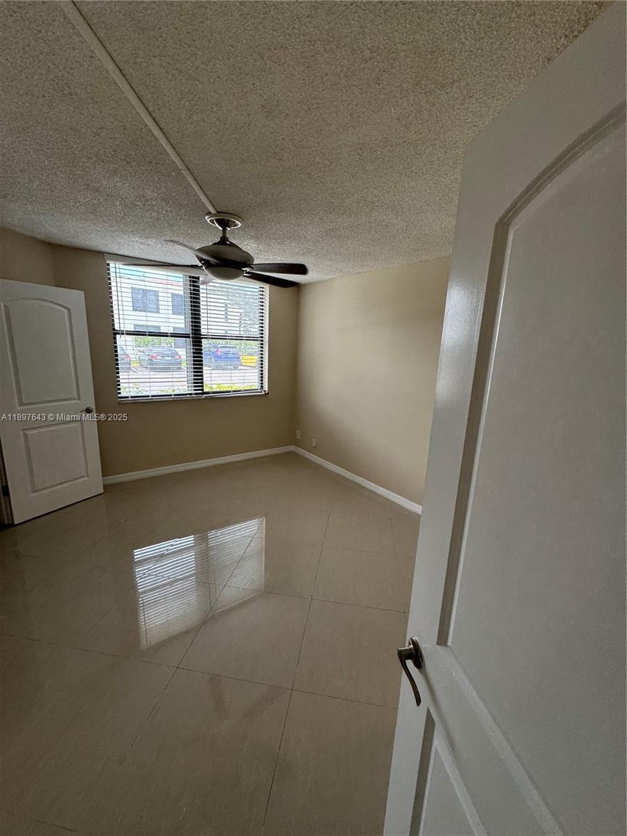 216 Lake Pointe Dr #120