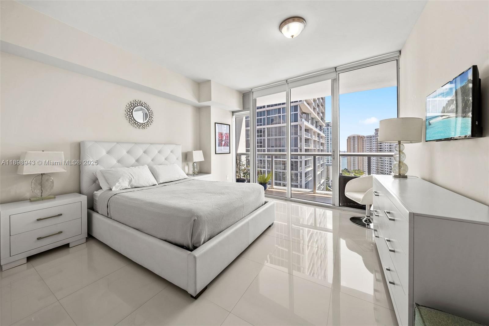 image Icon Brickell9