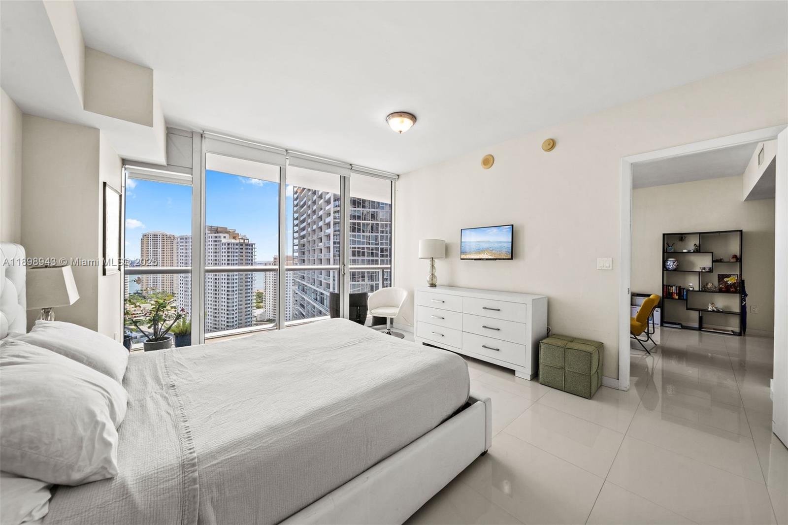 image Icon Brickell10