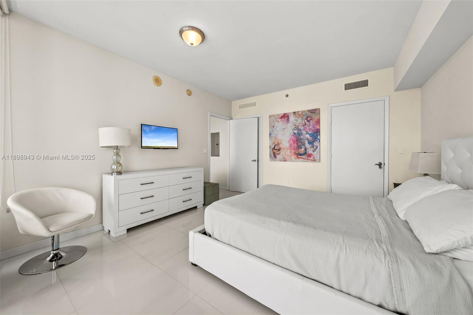 image Icon Brickell13