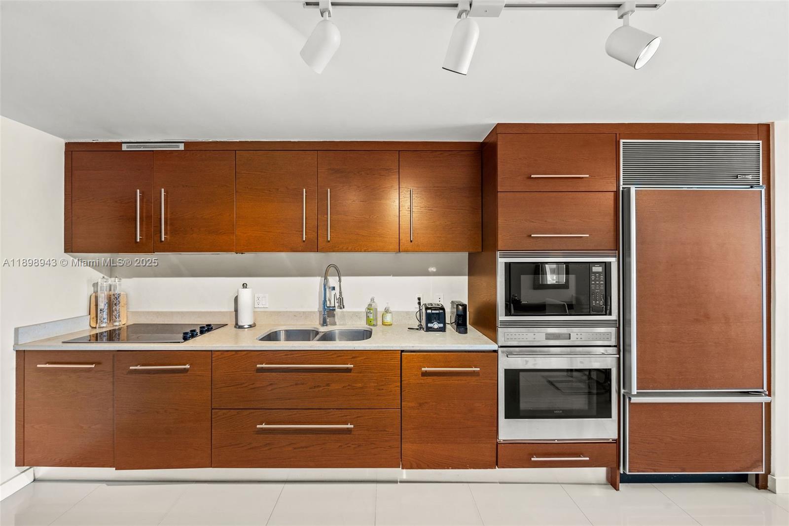 image Icon Brickell15