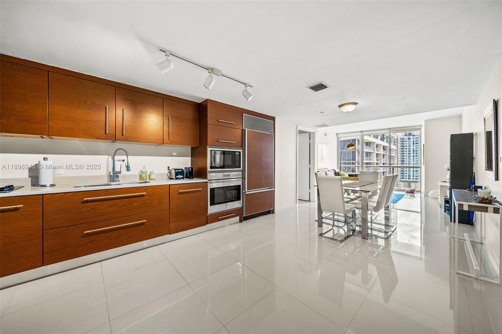 image Icon Brickell16