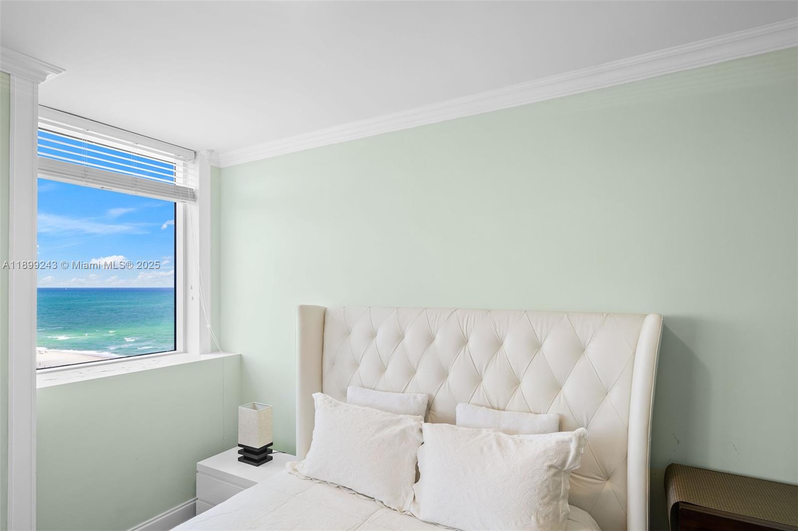 4775 Collins Ave #1708 Miami Beach, FL 33140