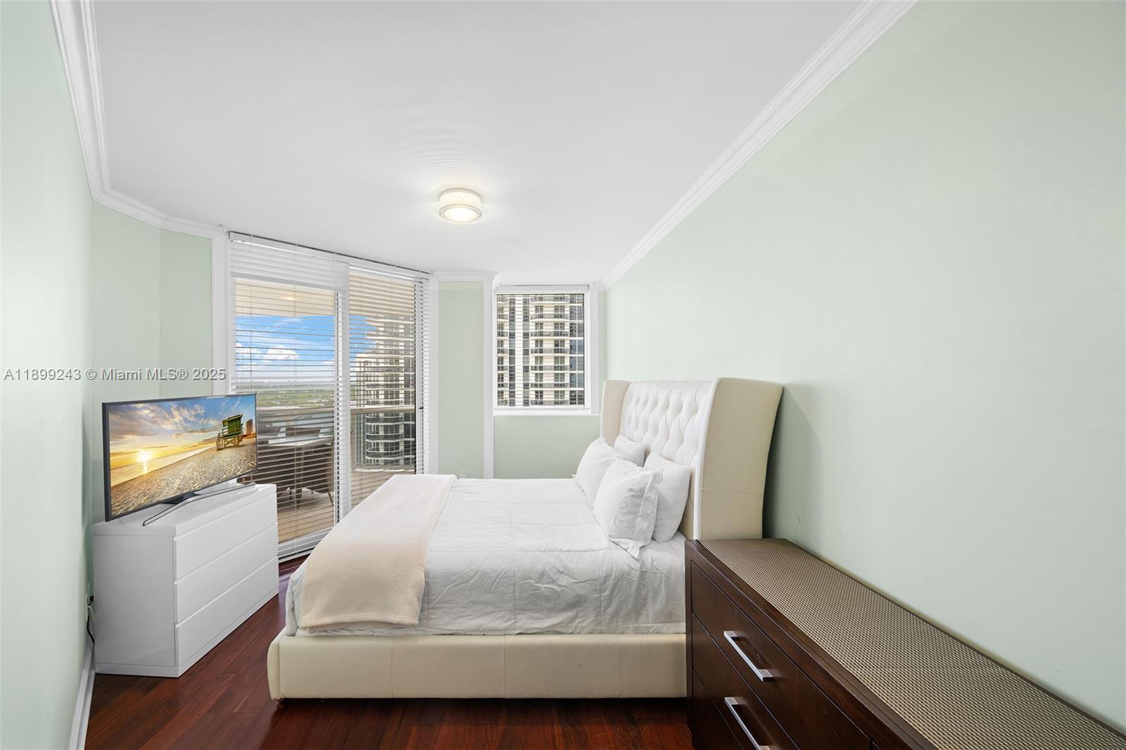 4775 Collins Ave #1708 Miami Beach, FL 33140