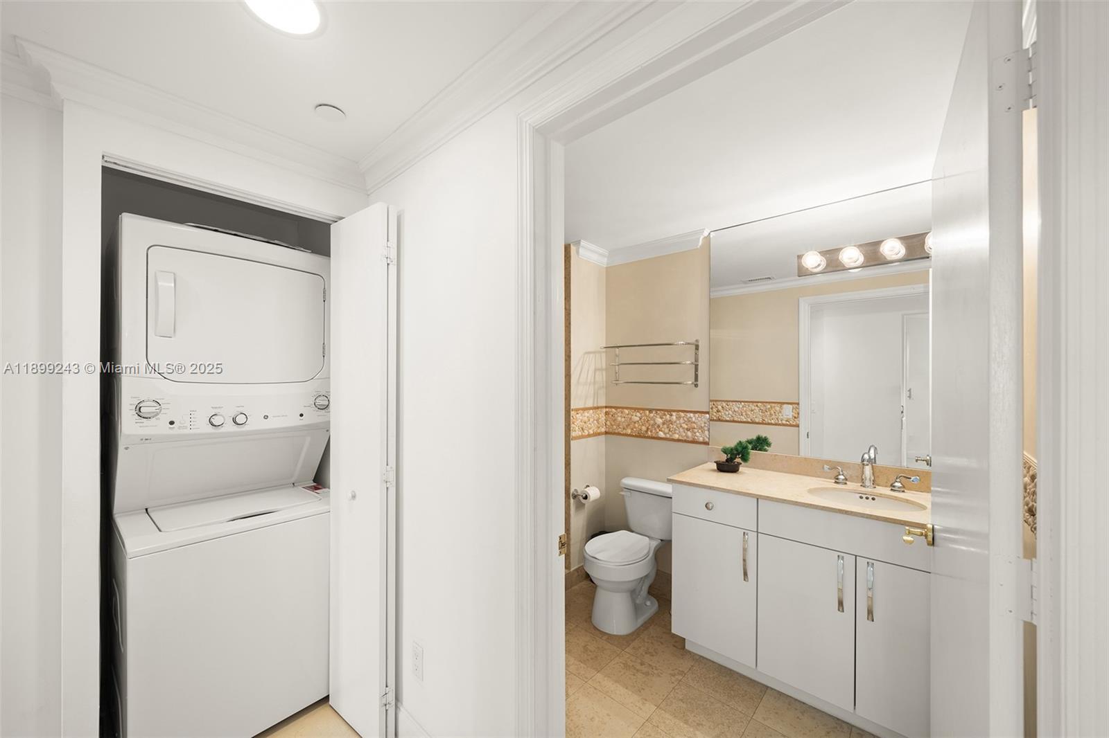 4775 Collins Ave #1708 Miami Beach, FL 33140