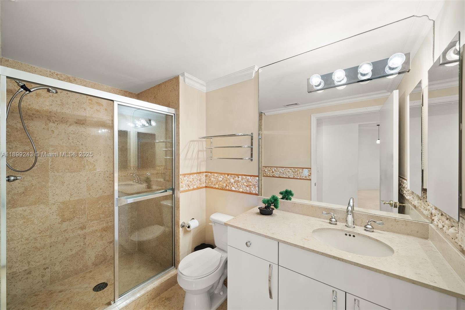 4775 Collins Ave #1708 Miami Beach, FL 33140