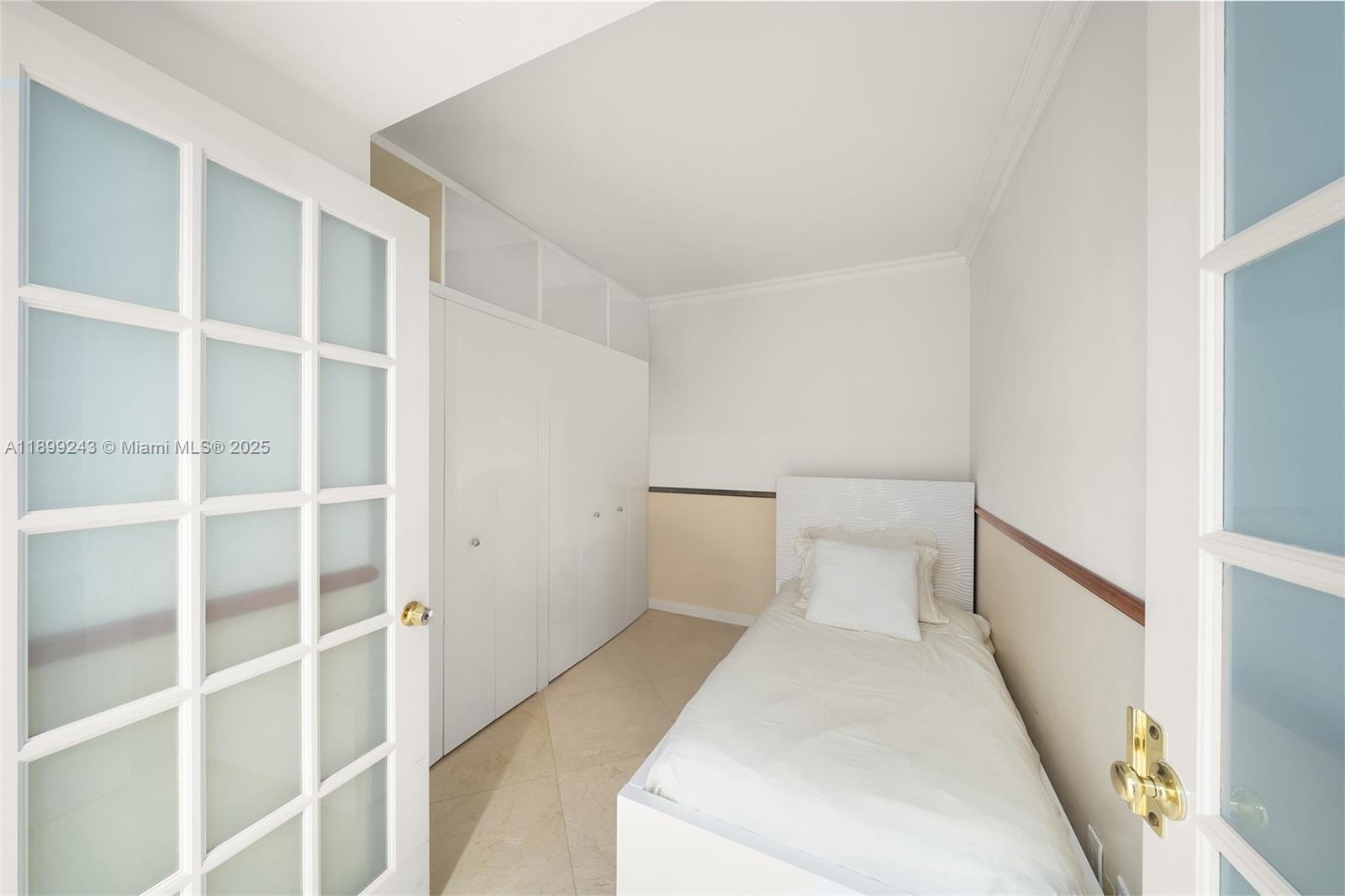 4775 Collins Ave #1708 Miami Beach, FL 33140