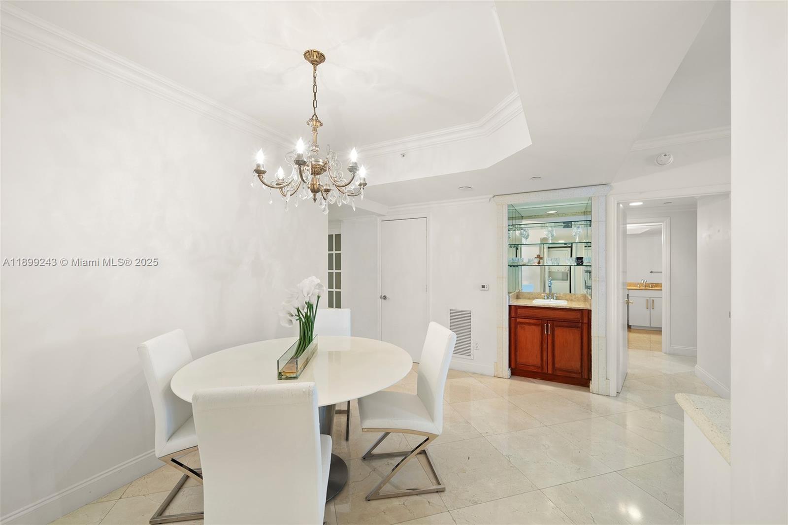 4775 Collins Ave #1708 Miami Beach, FL 33140