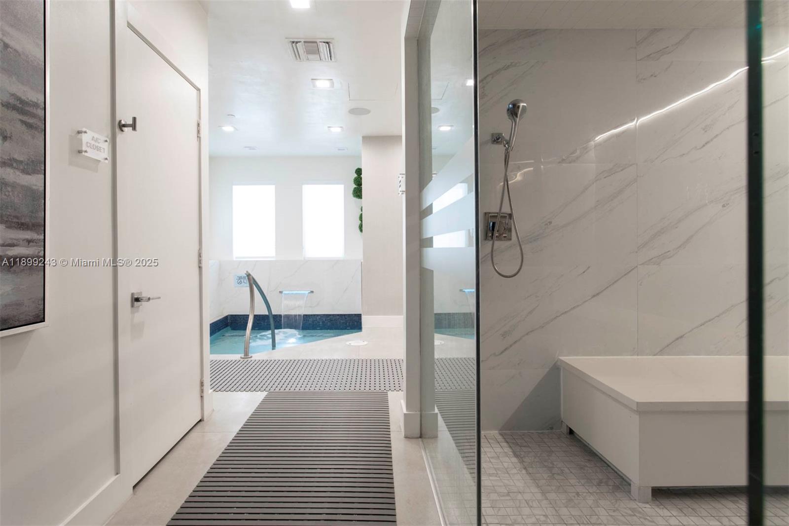 4775 Collins Ave #1708 Miami Beach, FL 33140