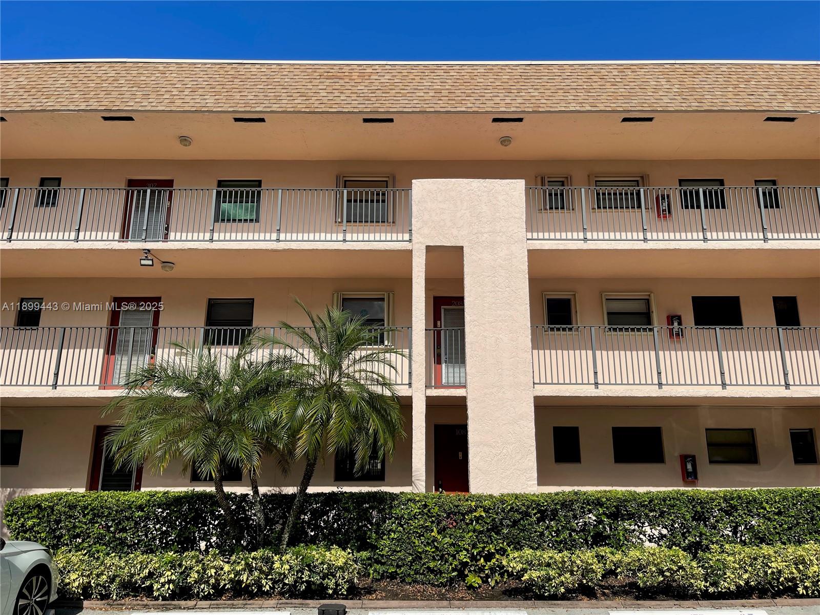 10123 Sunrise Lks Blvd #208