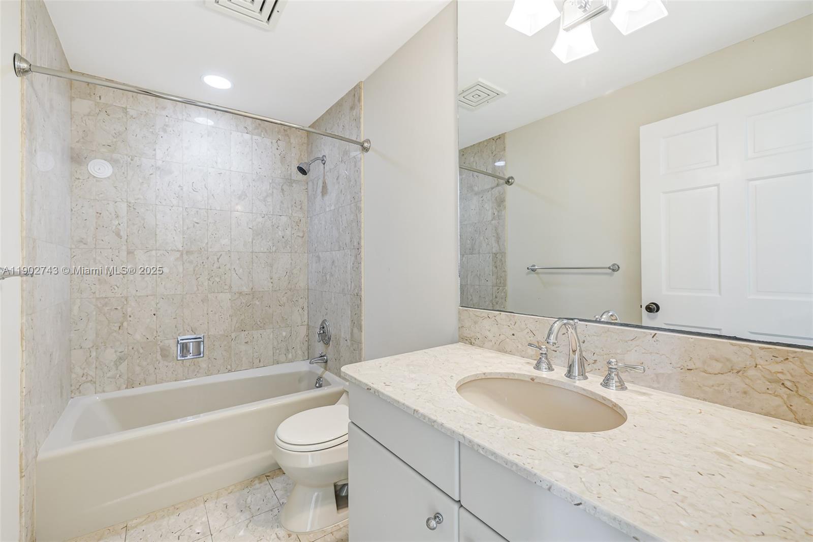 19236 Fisher Is Dr #19236 Miami Beach, FL 33109