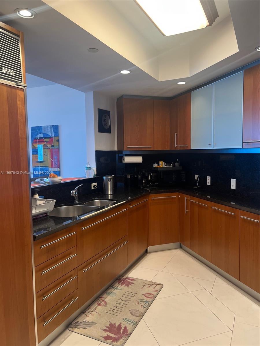 image Azure Condominium10