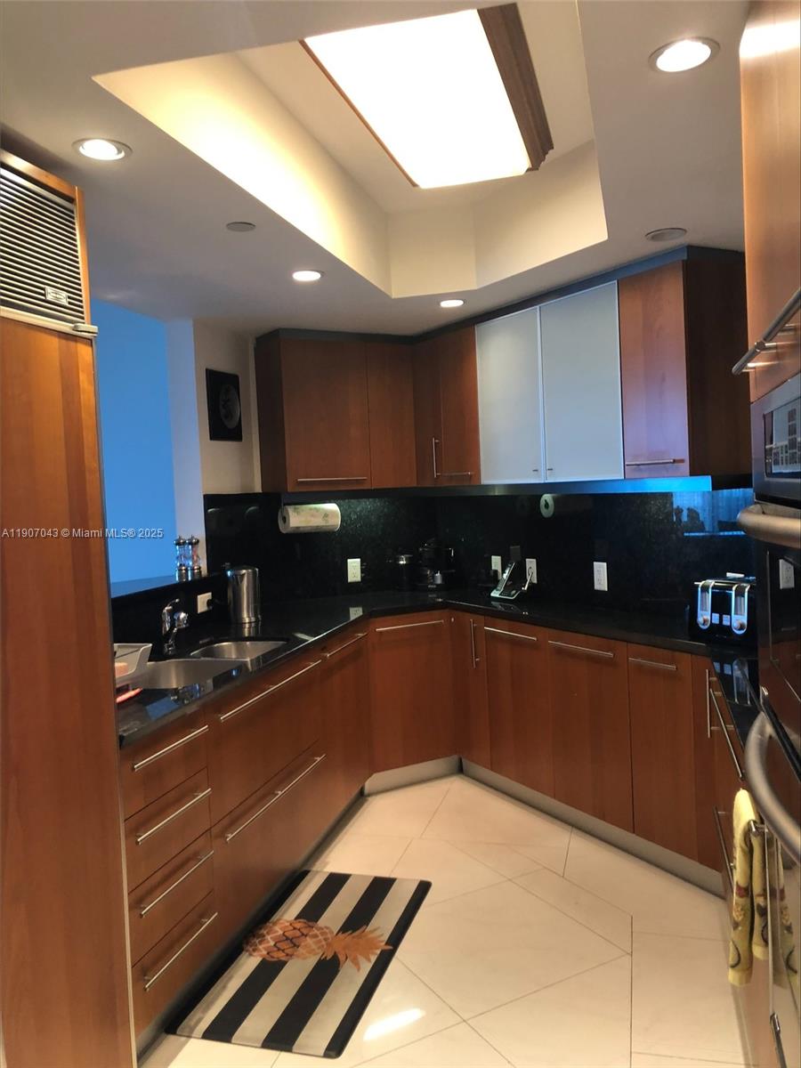 image Azure Condominium11