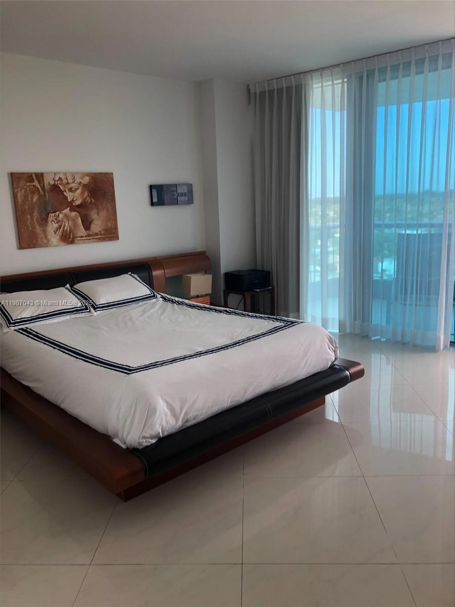 image Azure Condominium13