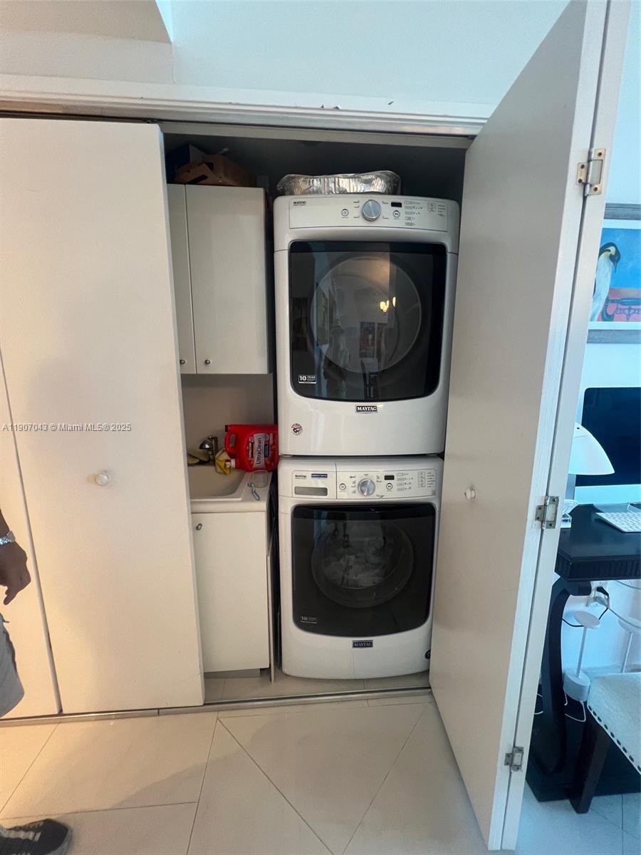 image Azure Condominium21