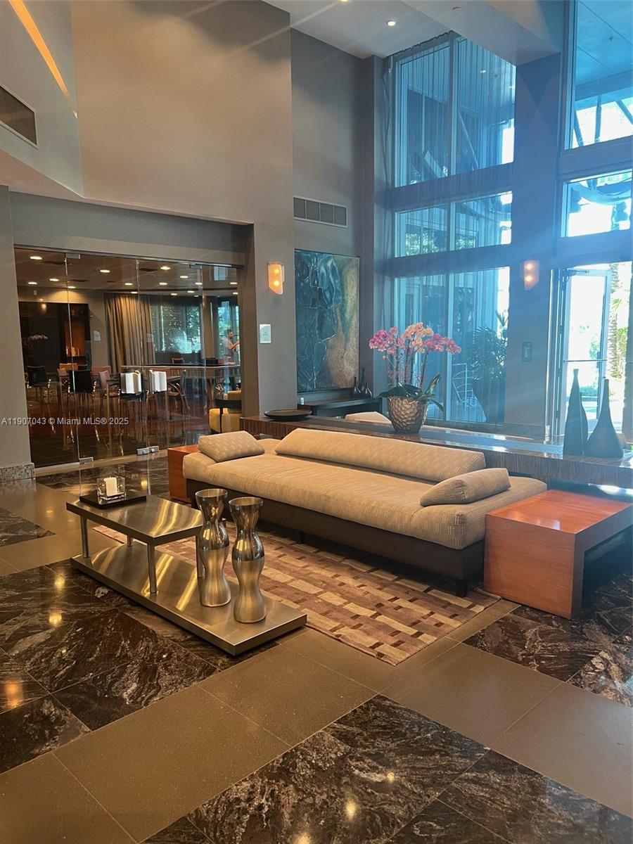 image Azure Condominium32