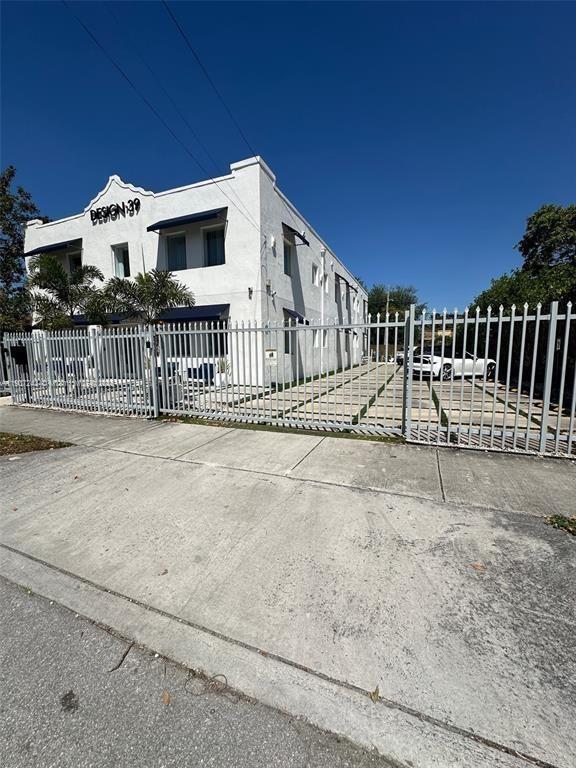 165 NW 39th St #7 Miami, FL 33127
