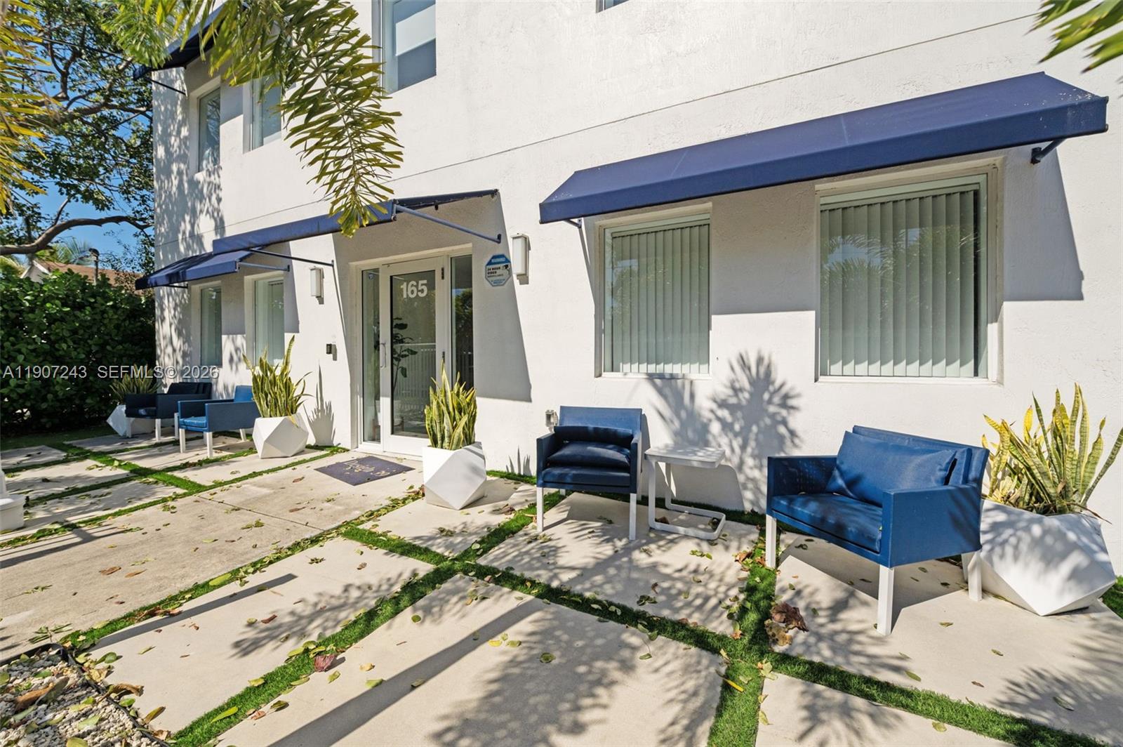 165 NW 39th St #7 Miami, FL 33127