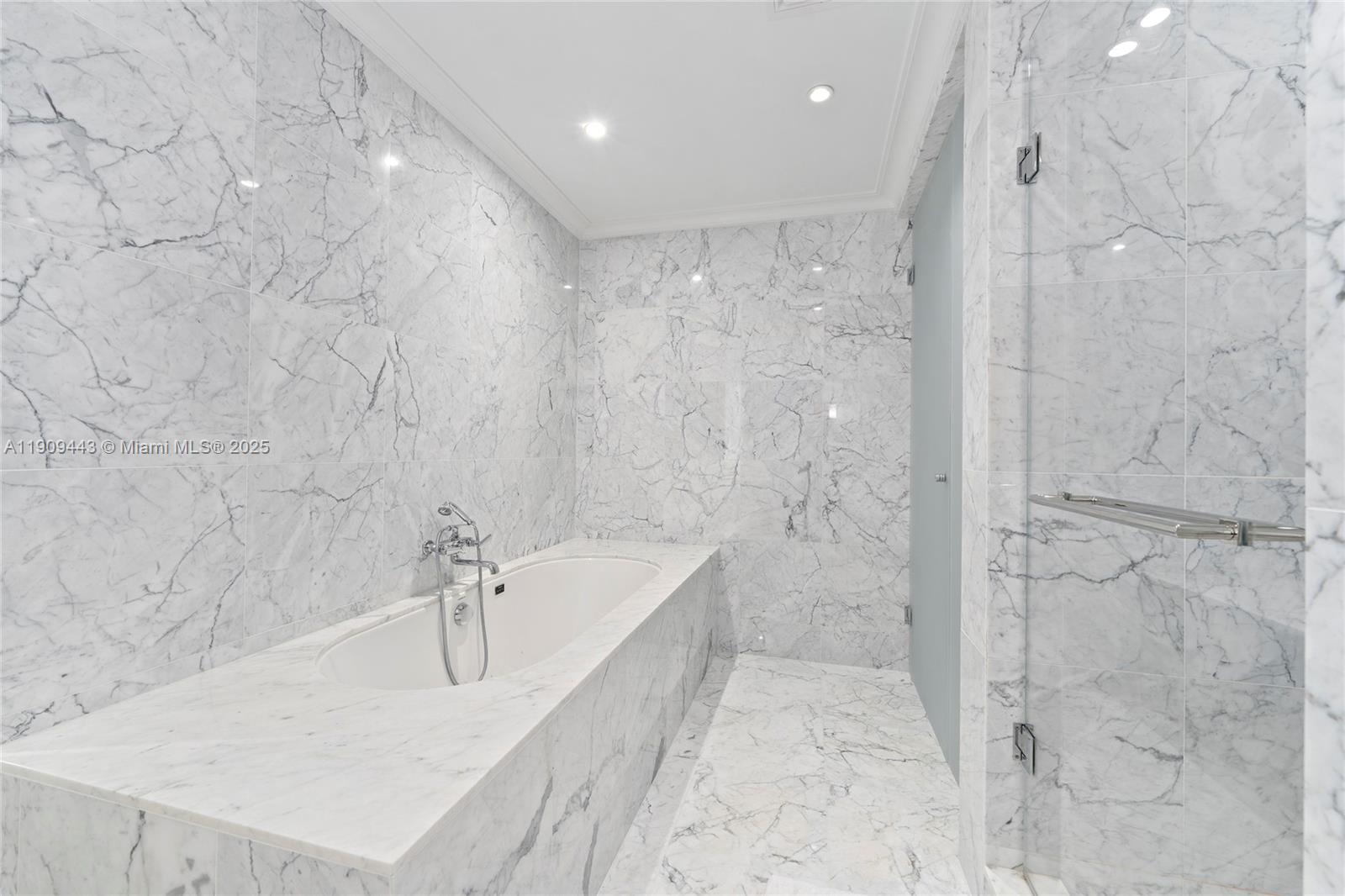 15701 Collins Ave #4303 Sunny Isles Beach, FL 33160