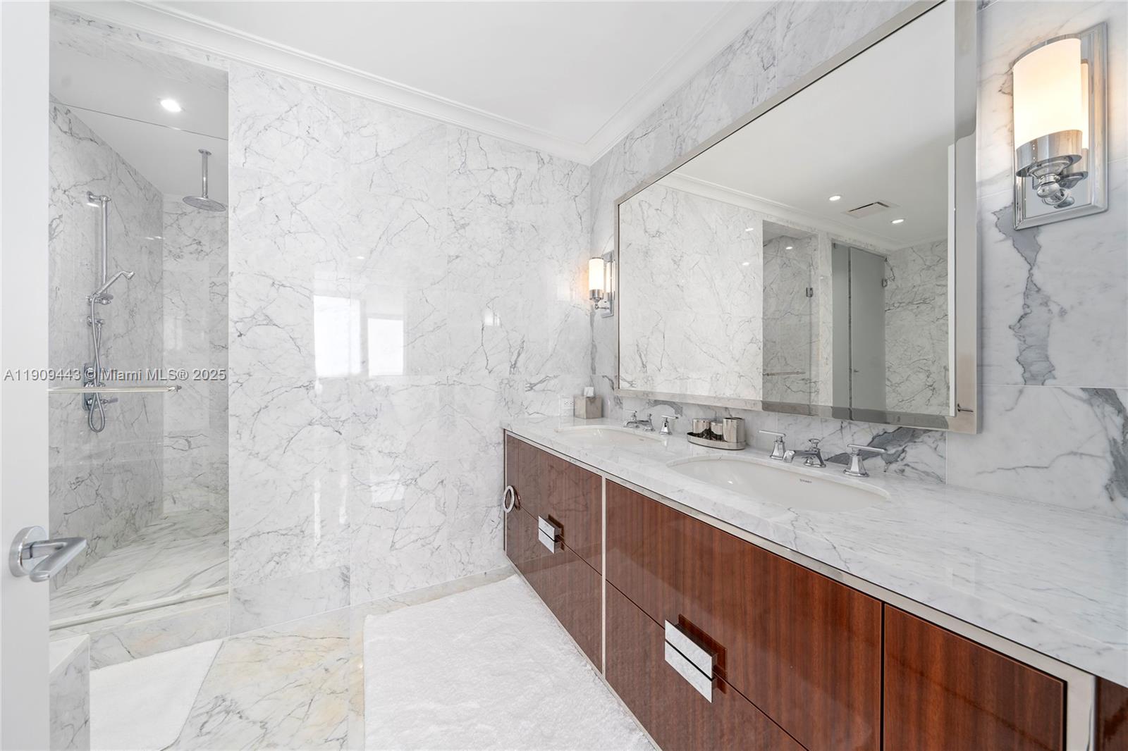 15701 Collins Ave #4303 Sunny Isles Beach, FL 33160