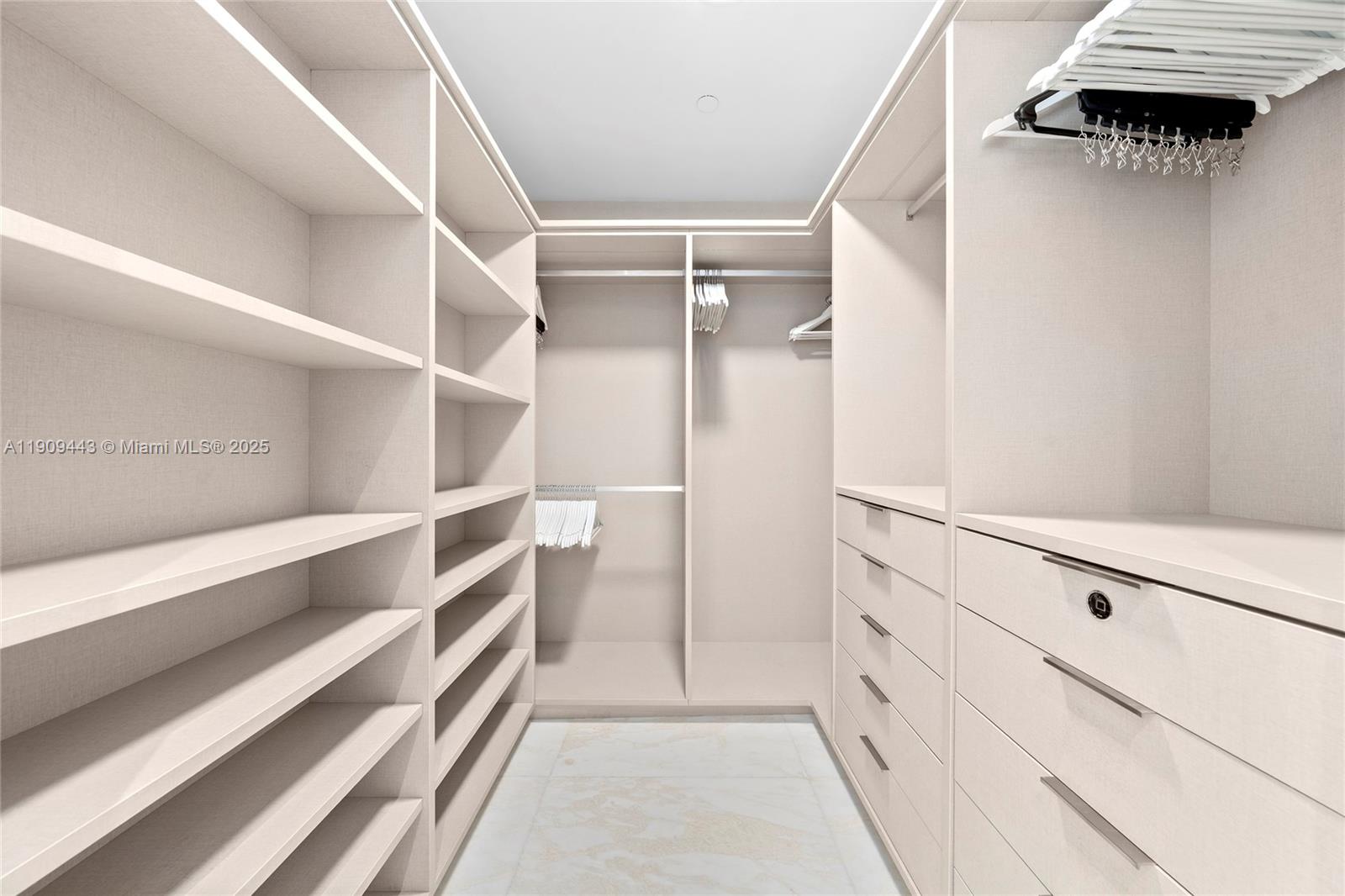 15701 Collins Ave #4303 Sunny Isles Beach, FL 33160