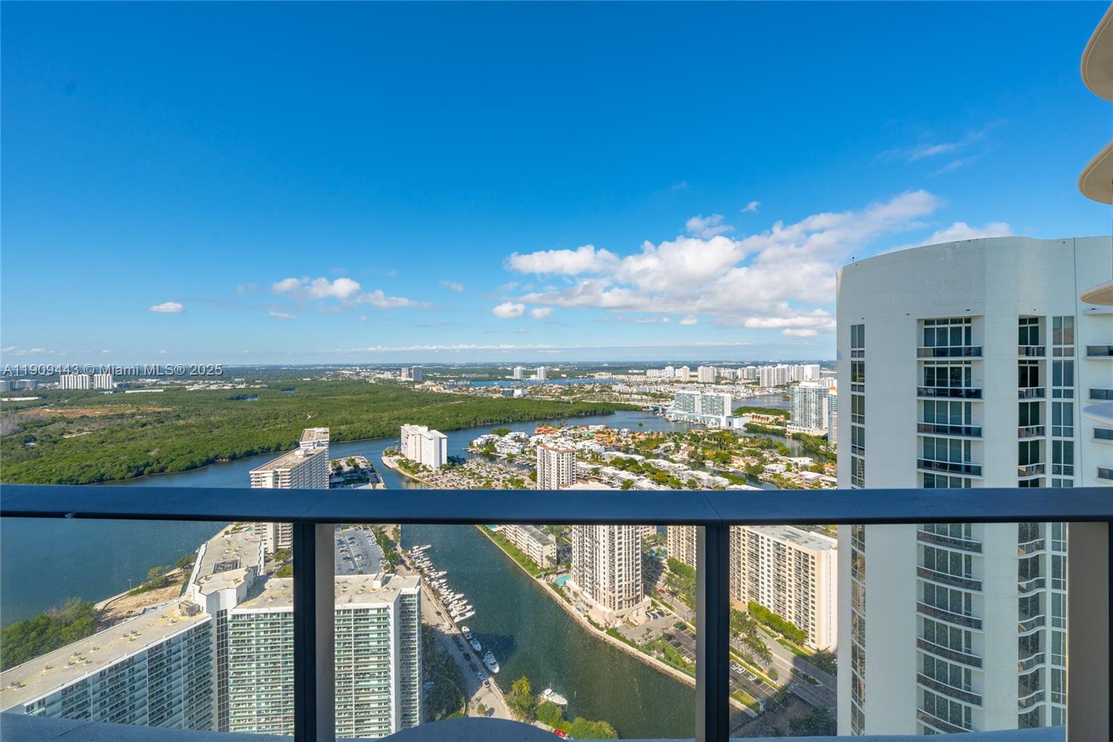 15701 Collins Ave #4303 Sunny Isles Beach, FL 33160