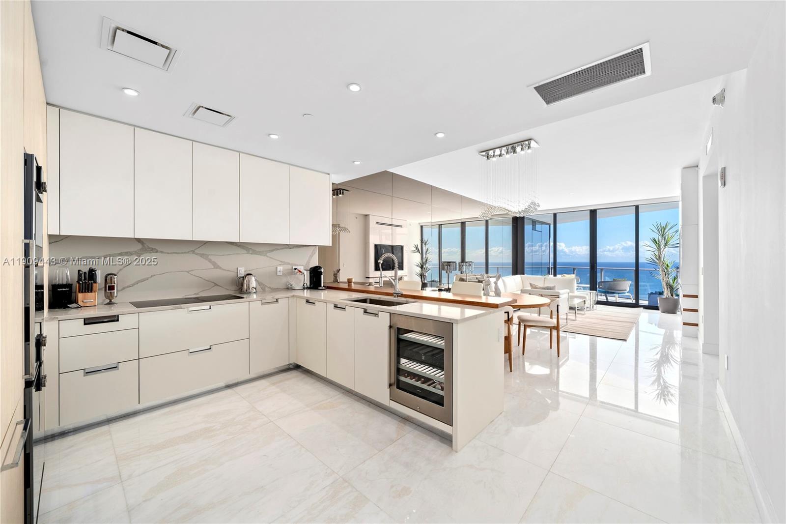 15701 Collins Ave #4303 Sunny Isles Beach, FL 33160