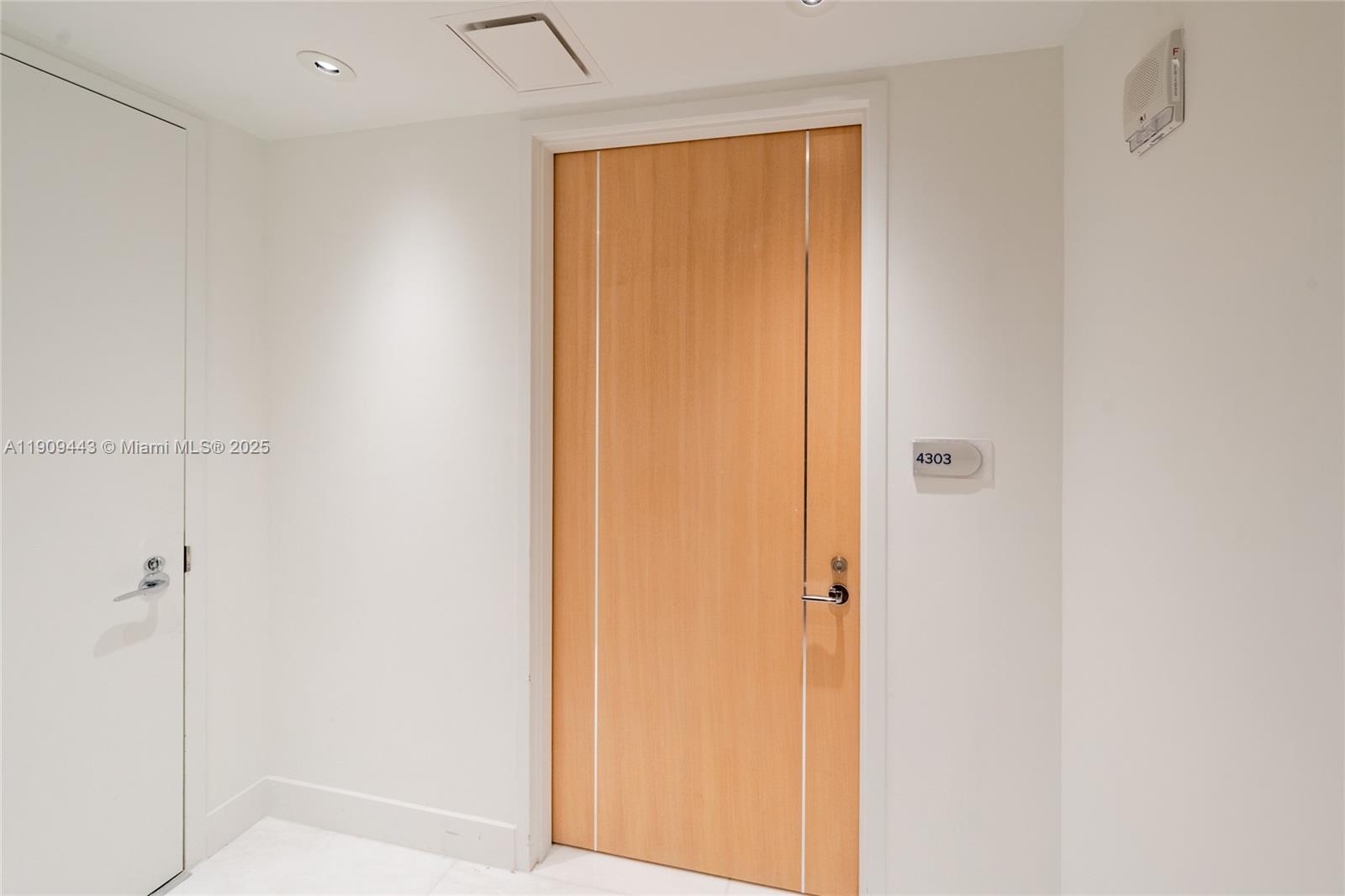 15701 Collins Ave #4303 Sunny Isles Beach, FL 33160